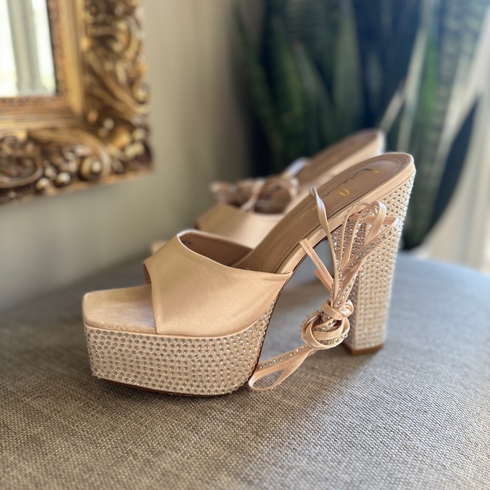 Lulus Chantry Light Nude Rhinestone Lace-Up Platform High Heel Size 8.5